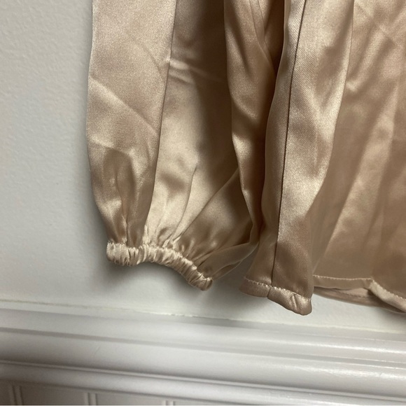 Nicole Miller Womens Tan long sleeve V Neck Blouse Size XS - Picture 5 of 6